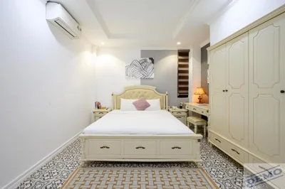 One-Bedroom Apartment with Bath — Luxe Paradise Suites Hotel Dich Vong Hau